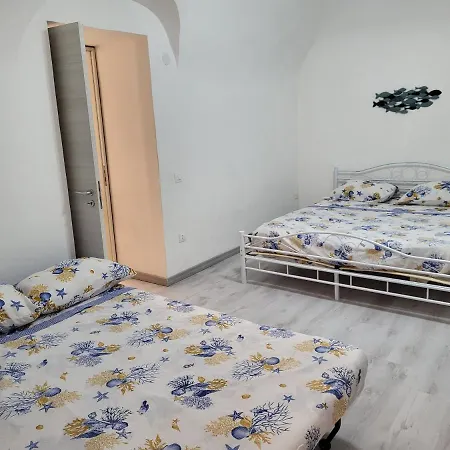 Nonna Libera Centro Storico Apartmán Rodi Garganico